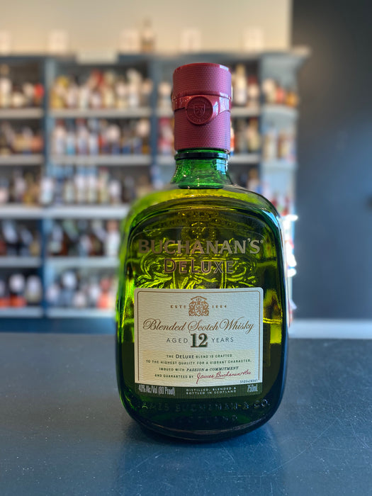BUCHANAN'S DELUXE 12 YEAR BLENDED SCOTCH WHISKY