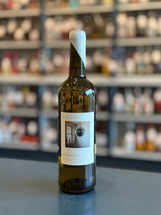 LES FILLES DES FÊTES 'AFTERNOON DISCO' WHITE BLEND, NORTH FORK OF LONG ISLAND, NEW YORK, 2022