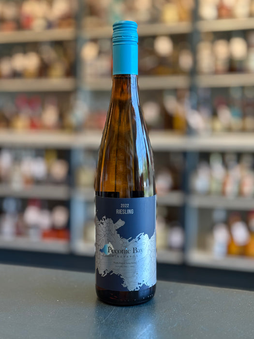 PECONIC BAY VINEYARDS RIESLING, NORTH FORK OF LONG ISLAND, NEW YORK 2022