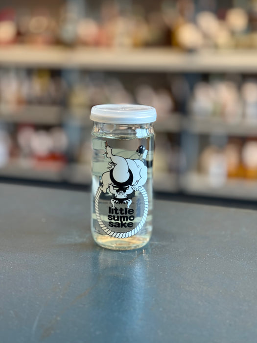 CHIBI ZUMO 'LITTLE SUMO' JUNMAI GENSHU SAKE, JAPAN NV
